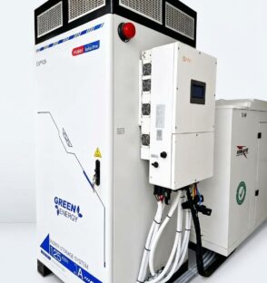 125kWh solar energy storage system with 50kVA hybrid inverter for commercial and residential power backup